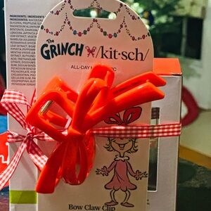 The Grinch x Kitsch Bow Claw Clip